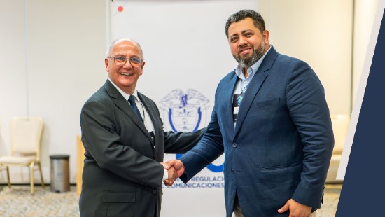 Colombia y Uruguay fortalecen sus capacidades para regular la era de la inteligencia artificial